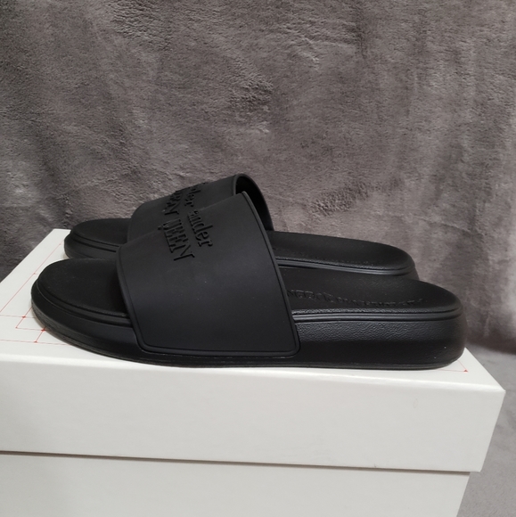 Alexander McQueen Pool Slides - Picture 3 of 10